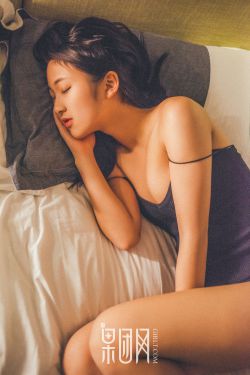 日本无遮挡大乳吃胸